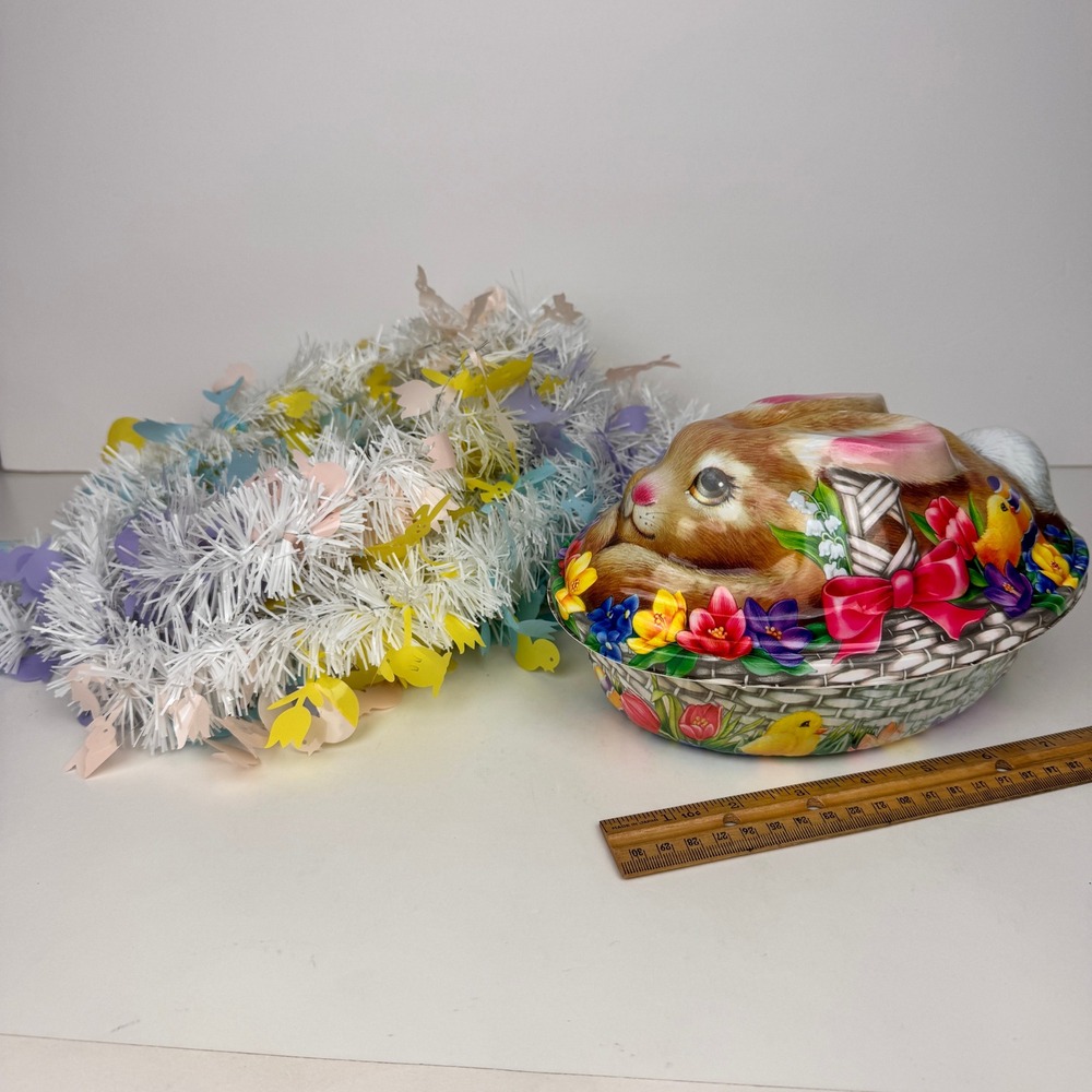 Vtg Ullman‎ Thin Plastic 3D Bunny Rabbit Easter Lid Container White Garland READ